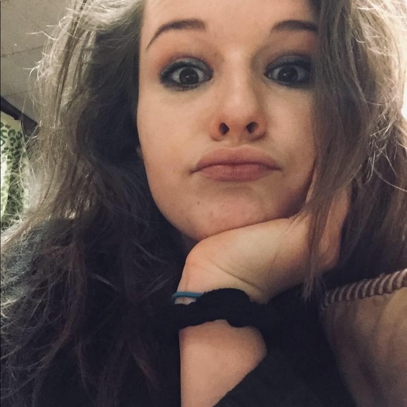 Meet your Posher, Katrielle - Picture 1 of 2